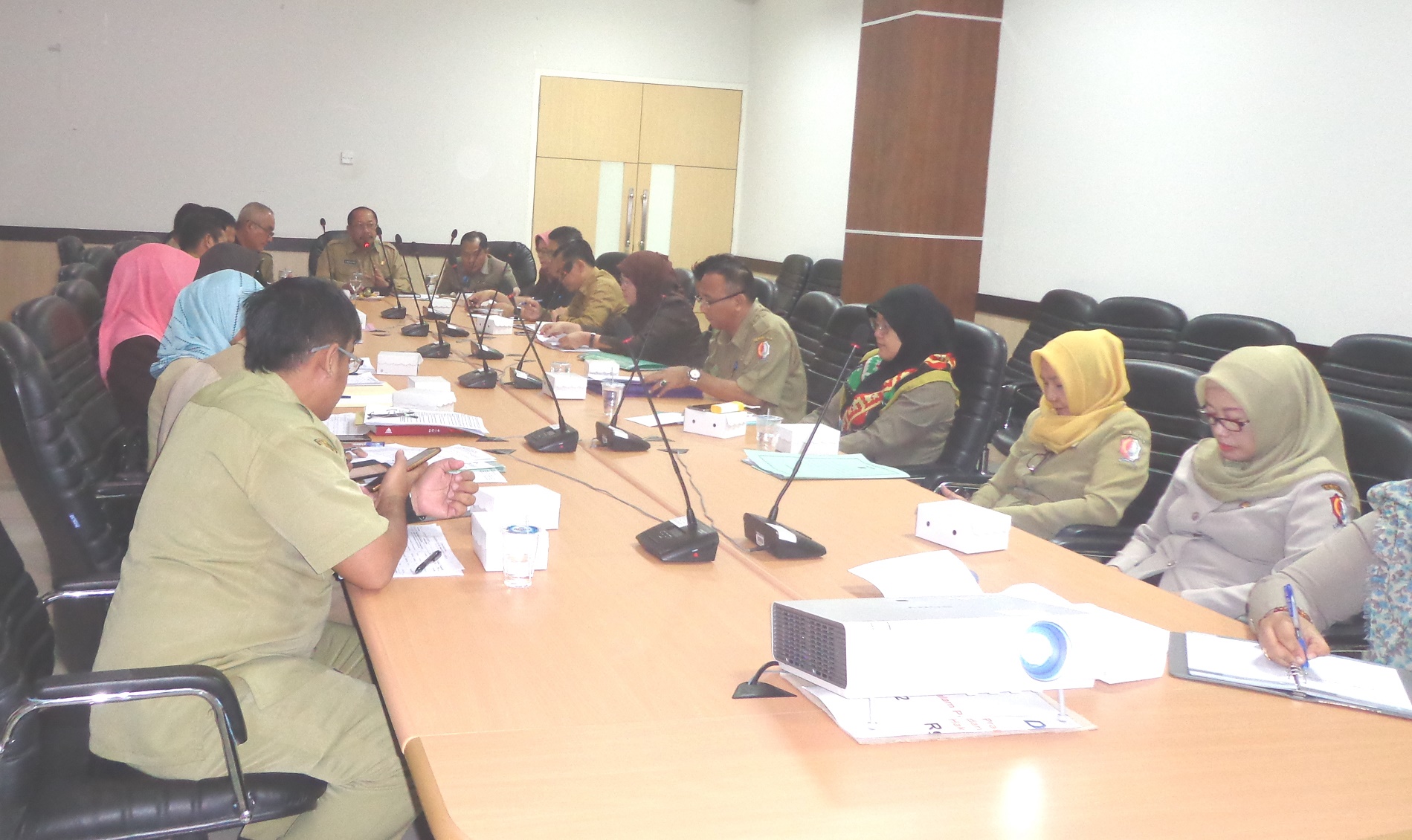 Rapat Evaluasi Semester I Penggunaan DBHCHT TA. 2017